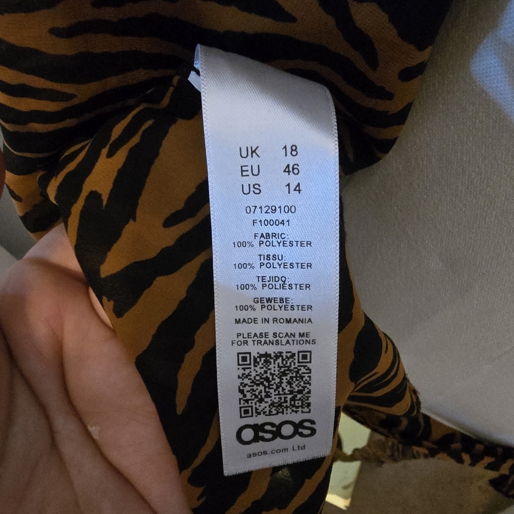 AOSO | US 14 | Tiger Print Open Back Blouse With Tie Closure - Picture 14 of 15